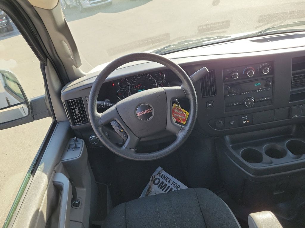 2022 GMC Savana 2500 Work Van 9