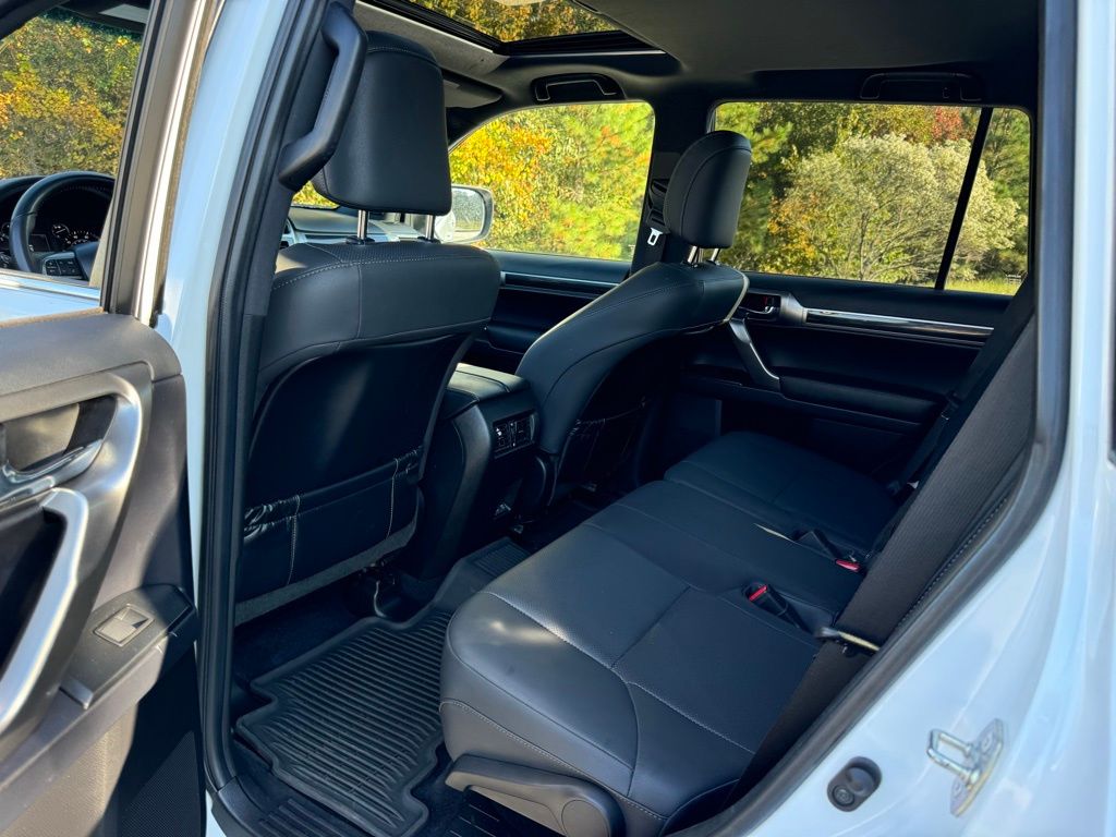 2022 Lexus GX 460 28