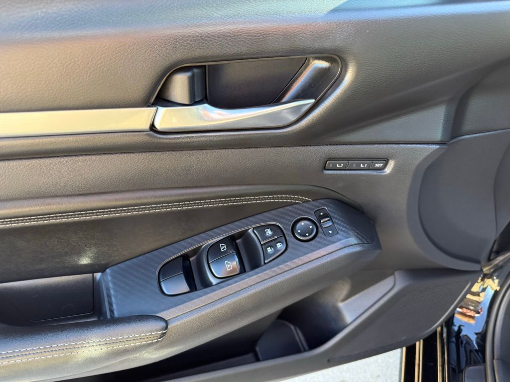 Thumbnail: 2019 Nissan Altima - 9