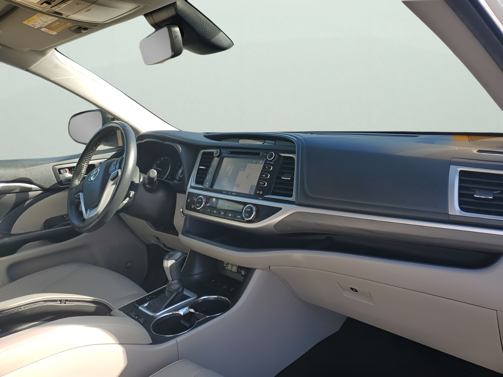 Used Car 2019 Toyota Highlander  Limited For Sale Under $30,000 In Austin, Texas