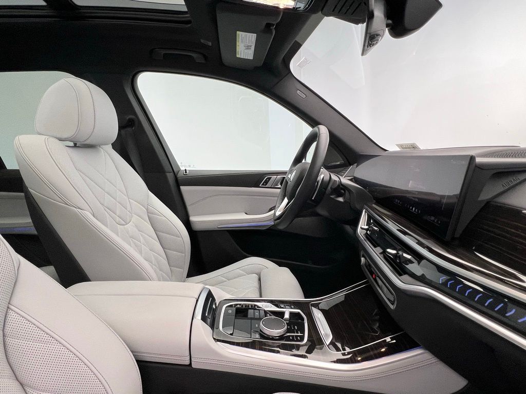 Thumbnail: 2025 BMW X5 - 6