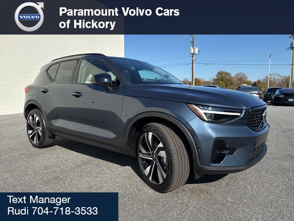 Denim Blue 2026 Volvo XC40 SUV / Crossover Front-Wheel Drive Automatic