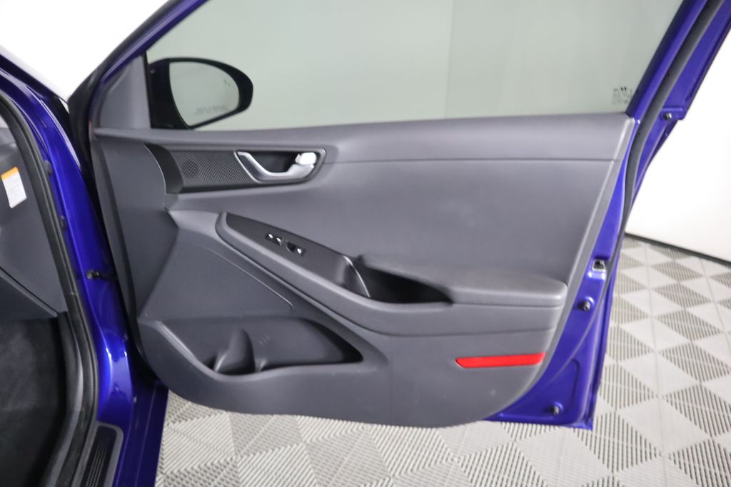 2019 Hyundai Ioniq SE 25