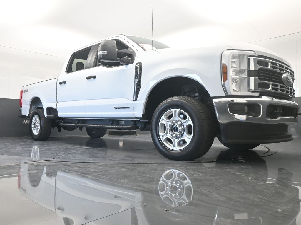 Used 2025 Oxford White Ford XLT image 67