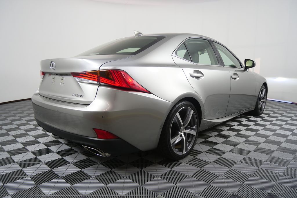 Thumbnail: 2019 Lexus IS - 3