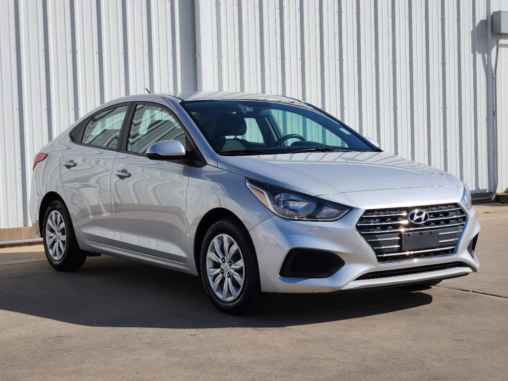 2021 Hyundai Accent SE 3