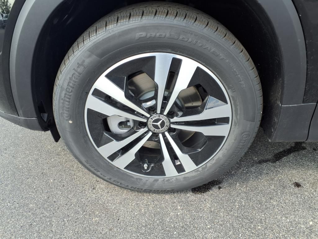 New 2025 Black Mercedes-Benz GLB 250 image 10