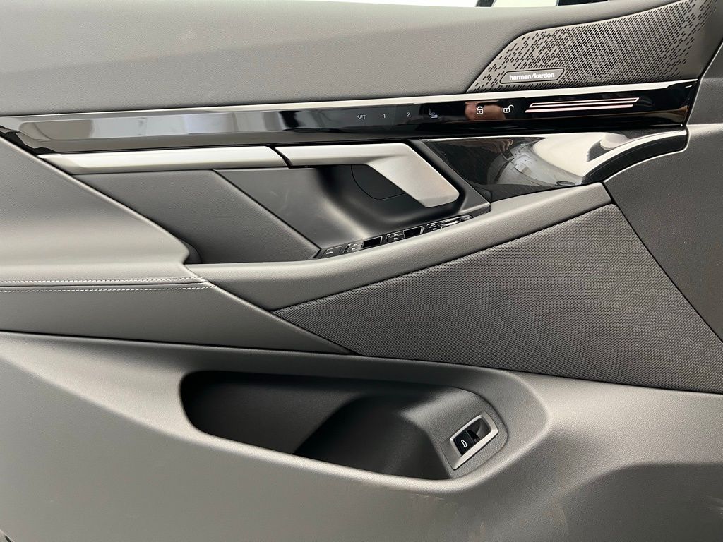 Thumbnail: 2026 BMW 5 Series - 20