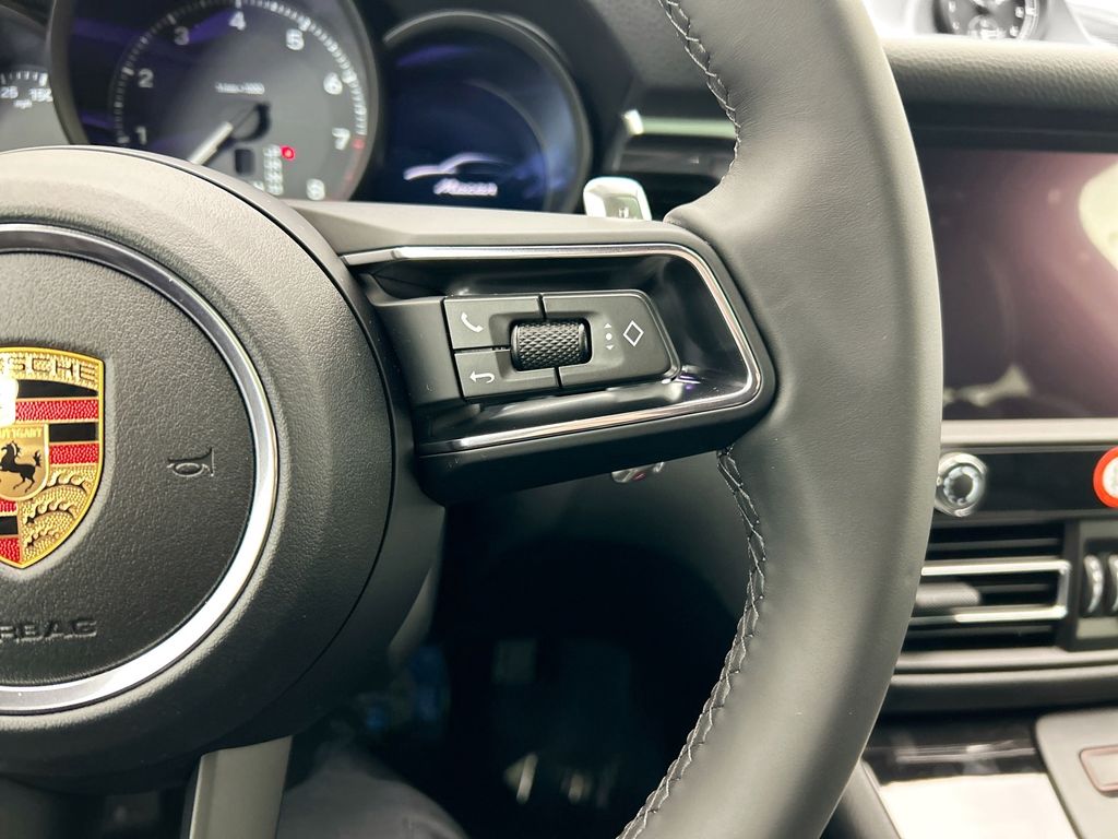 Thumbnail: 2026 Porsche Macan - 15