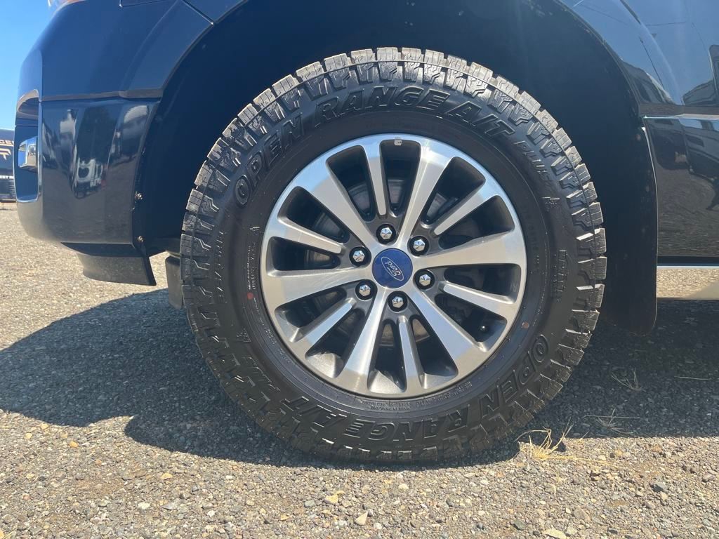 2017 Shadow Black Ford Expedition Platinum 4X4 SUV