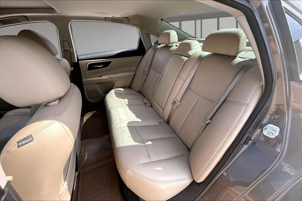 Used 2016 Nissan Altima Sedan