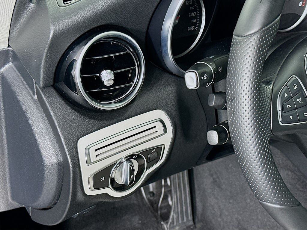 2015 Mercedes-Benz C-Class C 300 10
