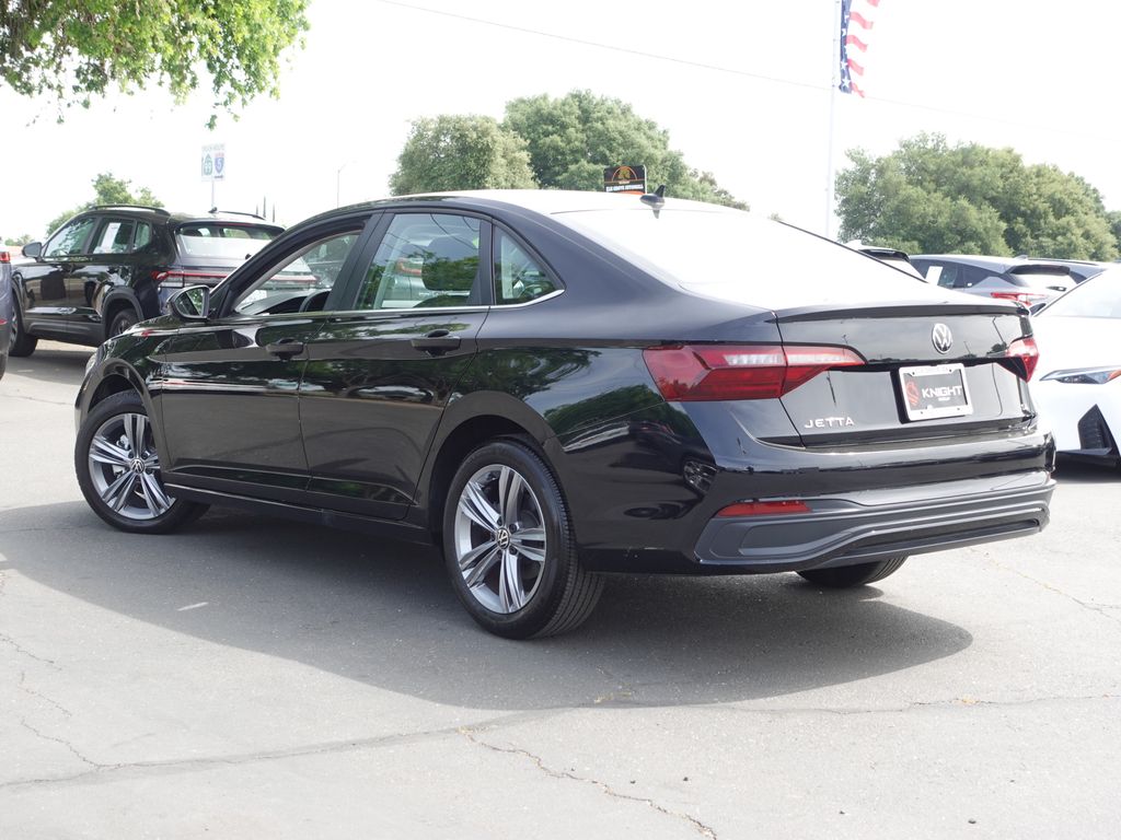 Used 2024  Volkswagen 1.5T SE image 10