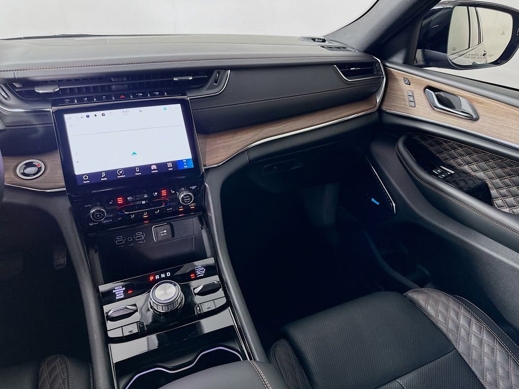 Thumbnail: 2024 Jeep Grand Cherokee - 24