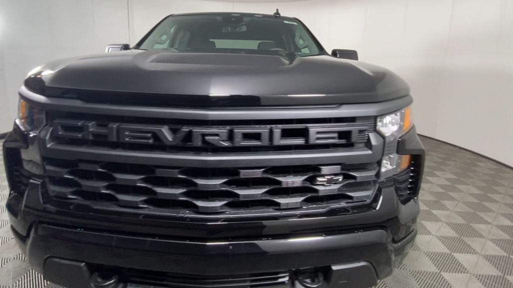 2024 Chevrolet Silverado 1500 Custom 3