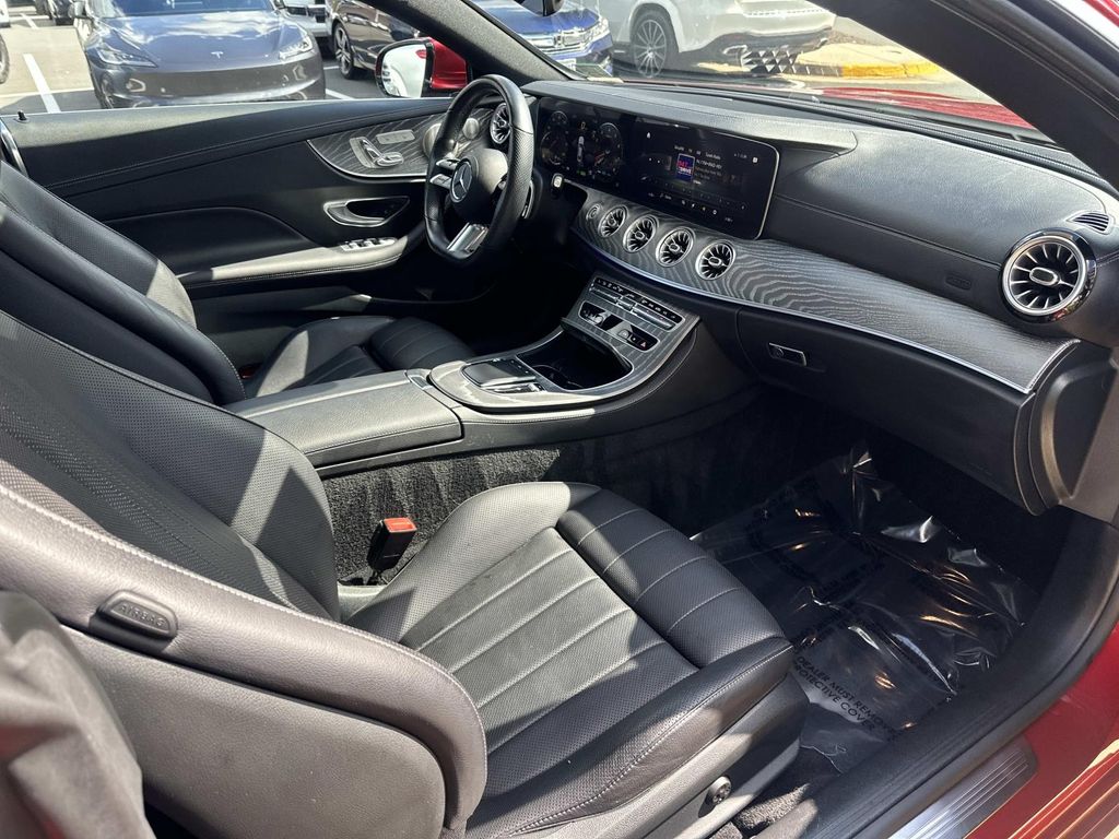 Thumbnail: 2022 Mercedes-Benz E-Class - 21