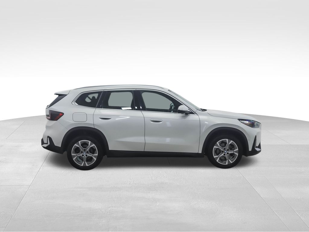 Thumbnail: 2023 BMW X1 - 6