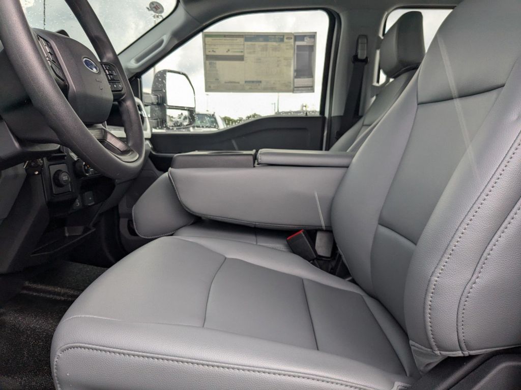 2025 Ford F-250 Super Duty XL