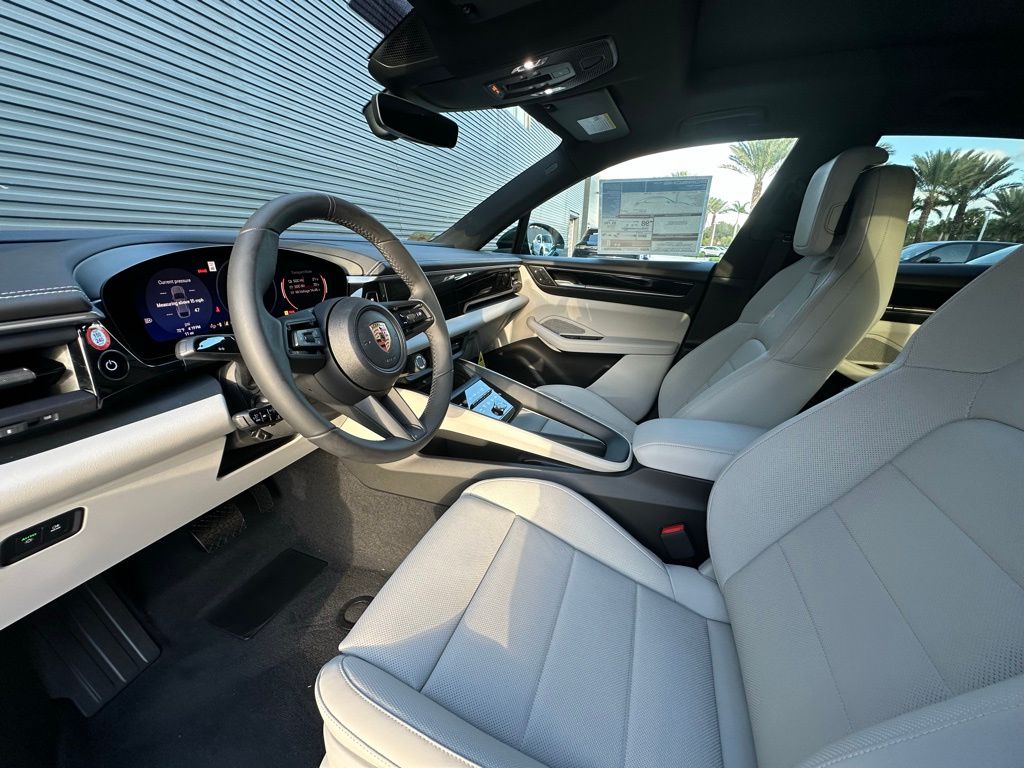 2024 Porsche Macan T 4