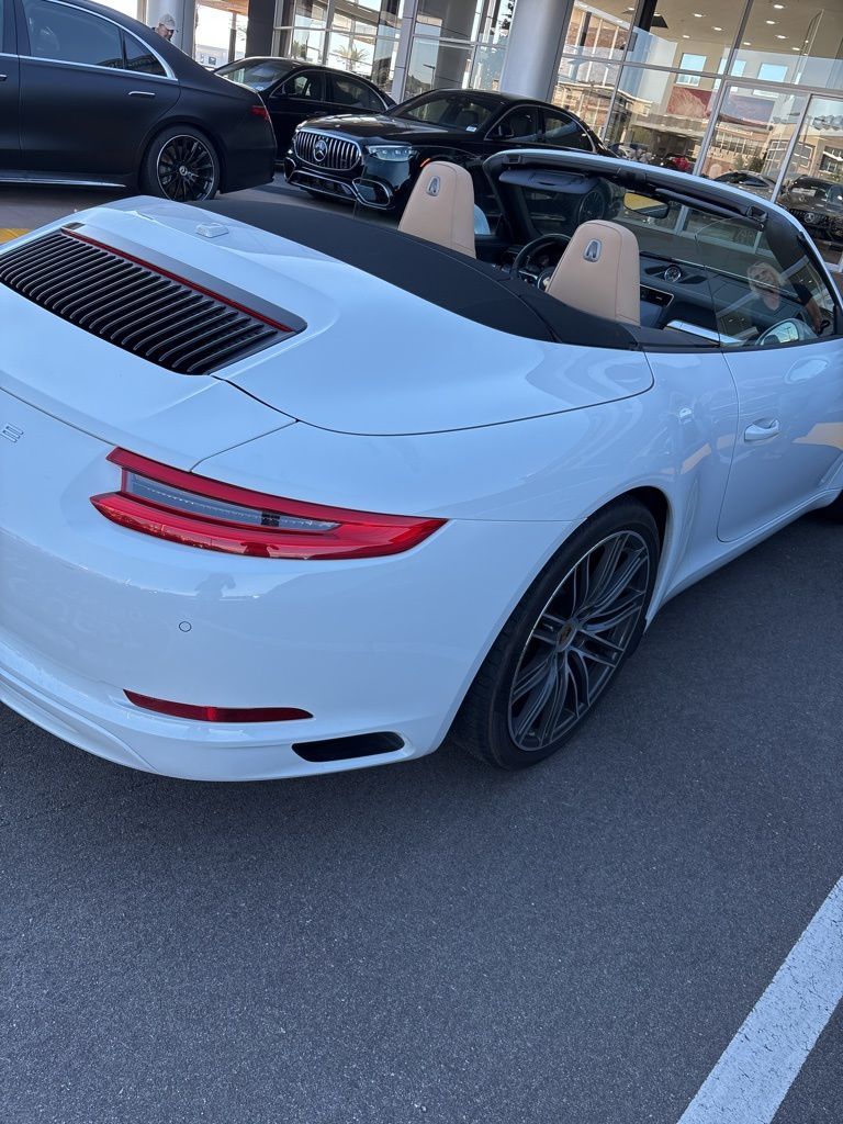 Thumbnail: 2017 Porsche 911 - 5