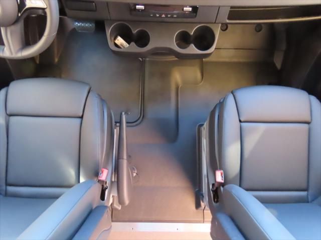 Thumbnail: 2025 Mercedes-Benz Sprinter - 17