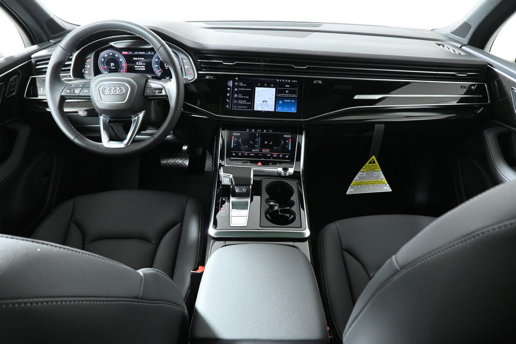 Thumbnail: 2026 Audi Q7 - 4