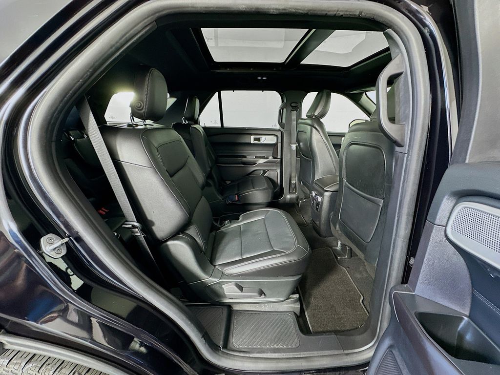 Thumbnail: 2020 Ford Explorer - 30