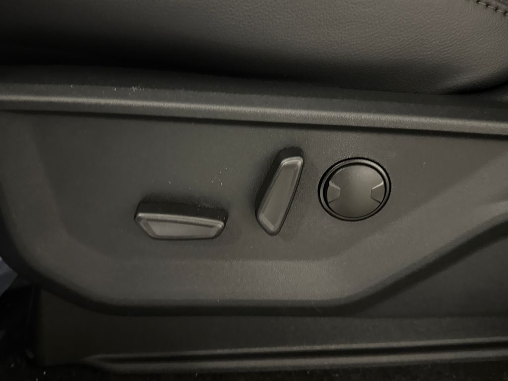 New 2026 White Ford Lariat image 25