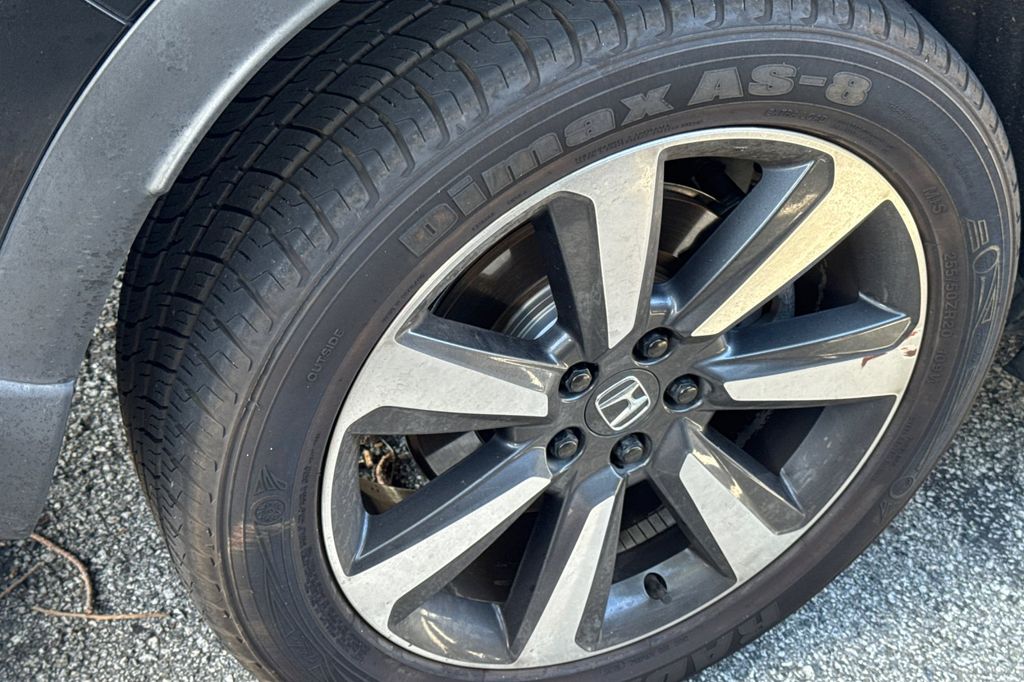 Used 2024 Crystal Black Pearl Honda Touring image 4