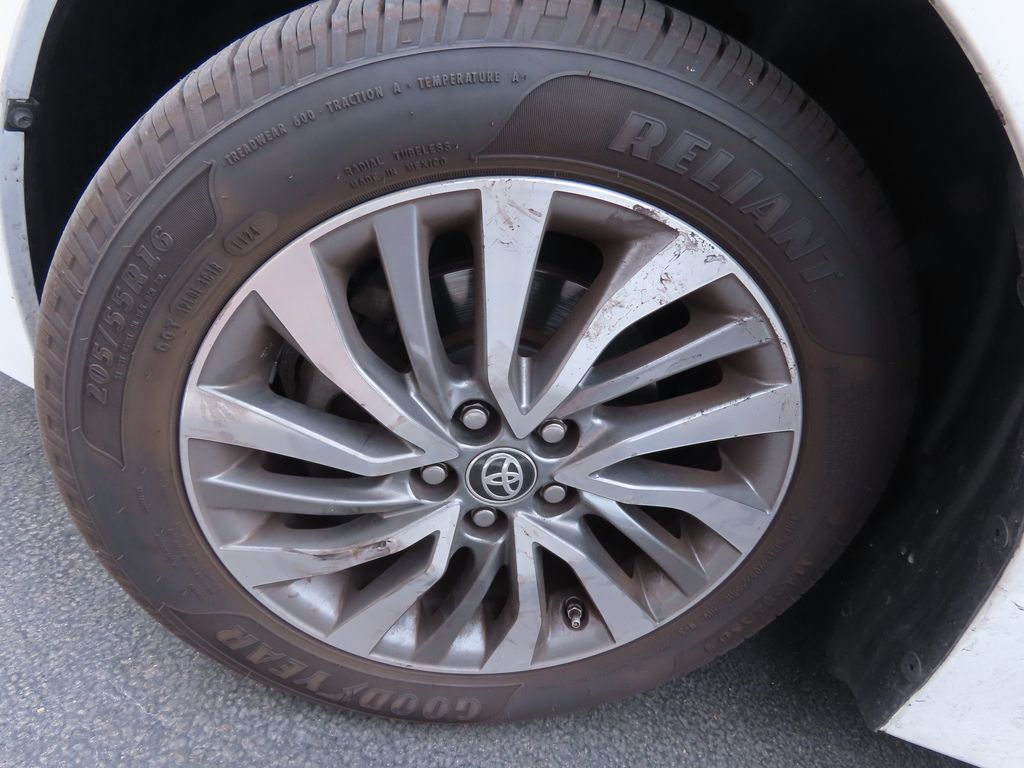 2017 Toyota Corolla XLE 15