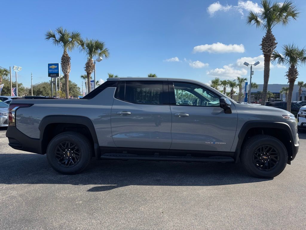 2025 Chevrolet Silverado EV  9