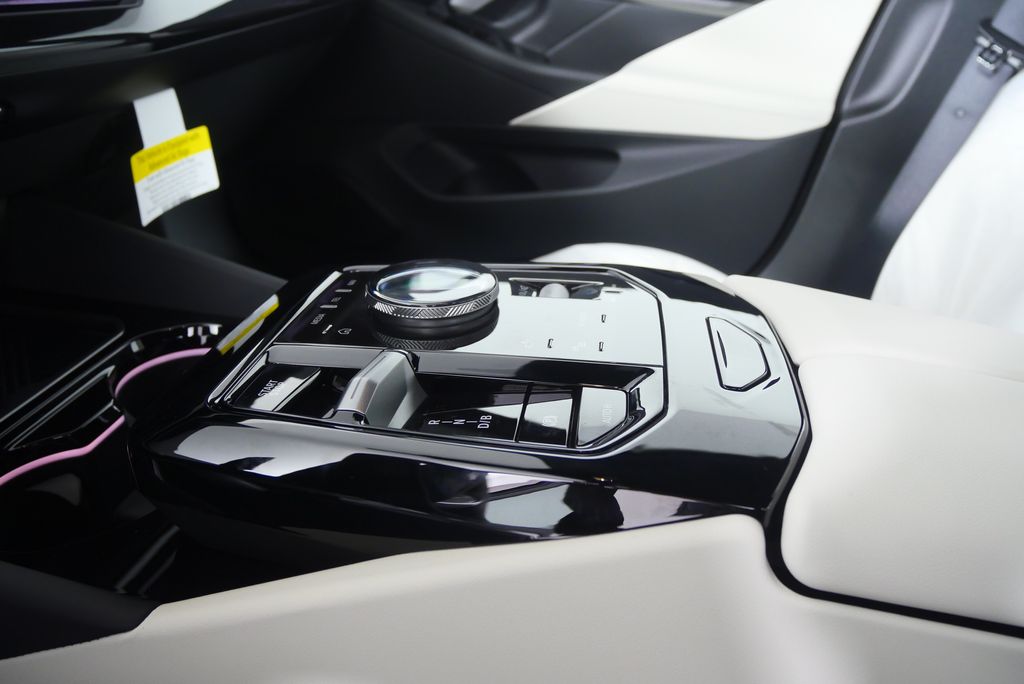 Thumbnail: 2026 BMW i5 - 23