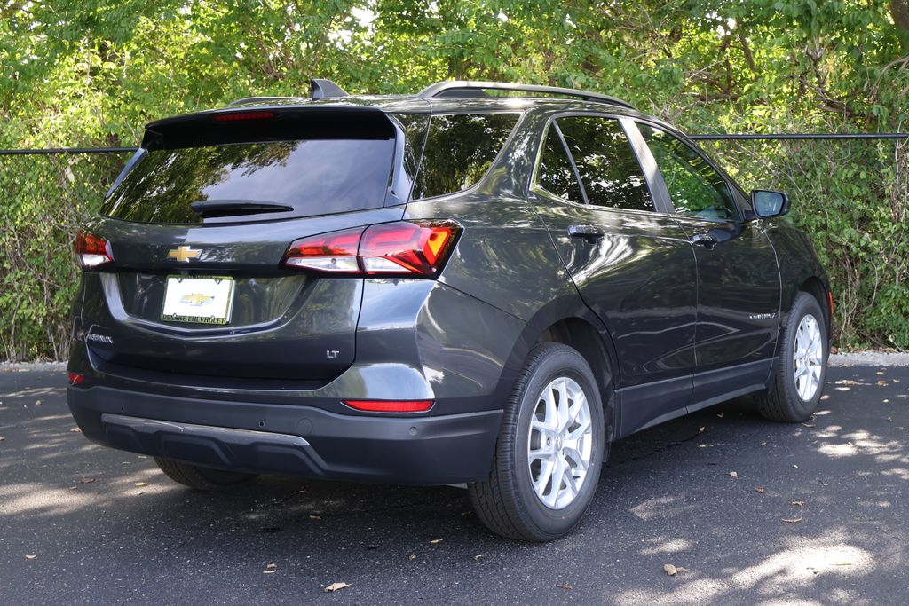 Thumbnail: 2022 Chevrolet Equinox - 10