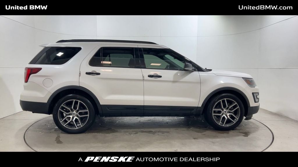 Thumbnail: 2017 Ford Explorer - 9