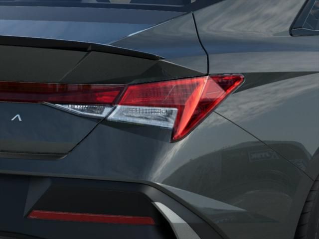 2025 Hyundai Elantra Sport 10