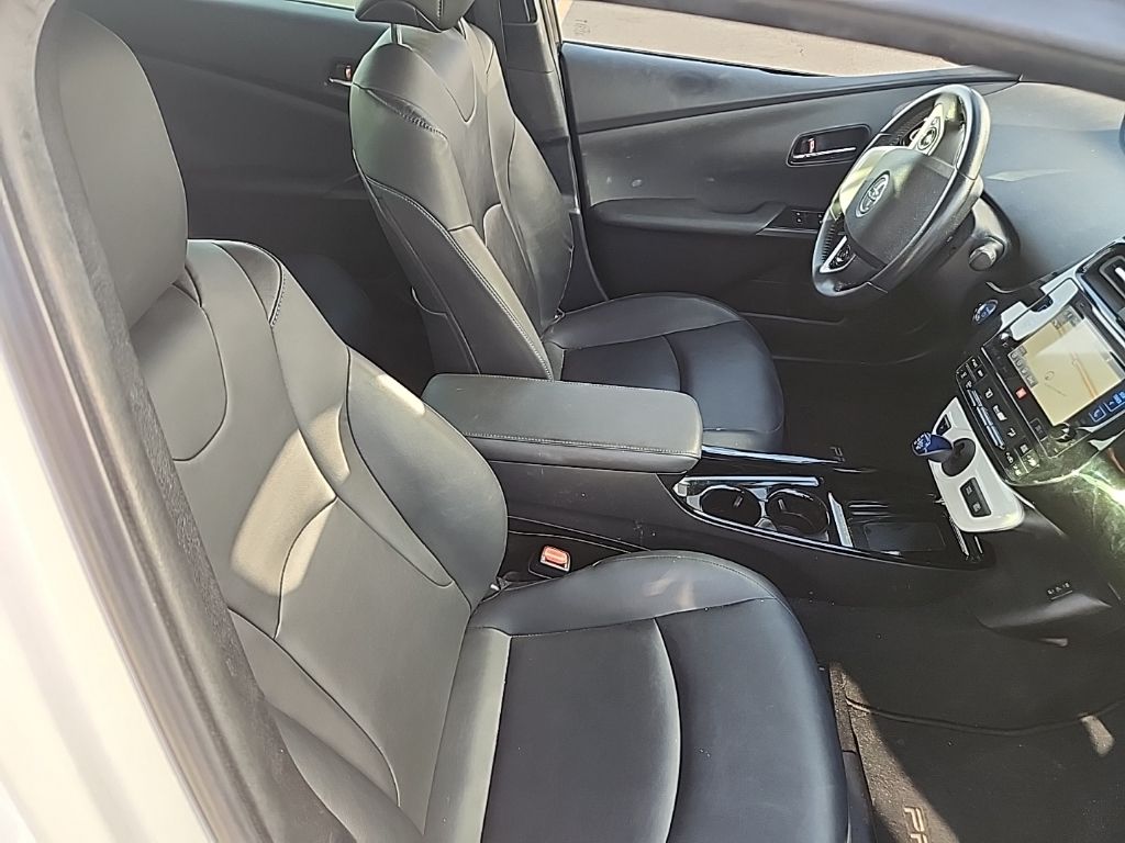 Thumbnail: 2017 Toyota Prius - 12