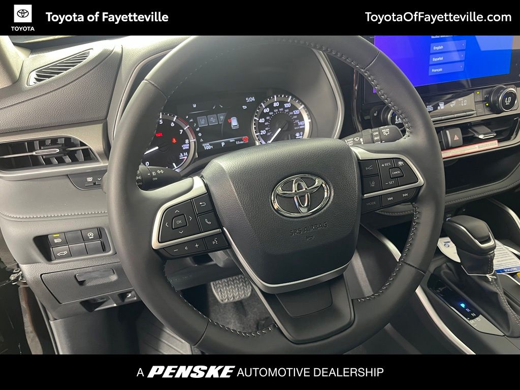 Thumbnail: 2026 Toyota Highlander - 32