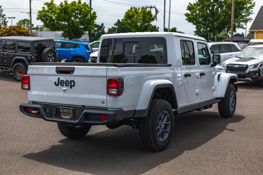 2026 Jeep Gladiator 85th Anniversary Edition thumbnail 7
