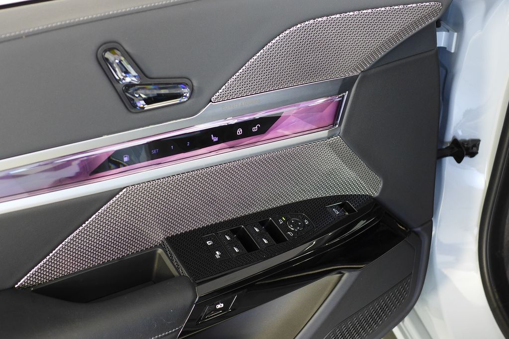 Thumbnail: 2024 BMW 7 Series - 12