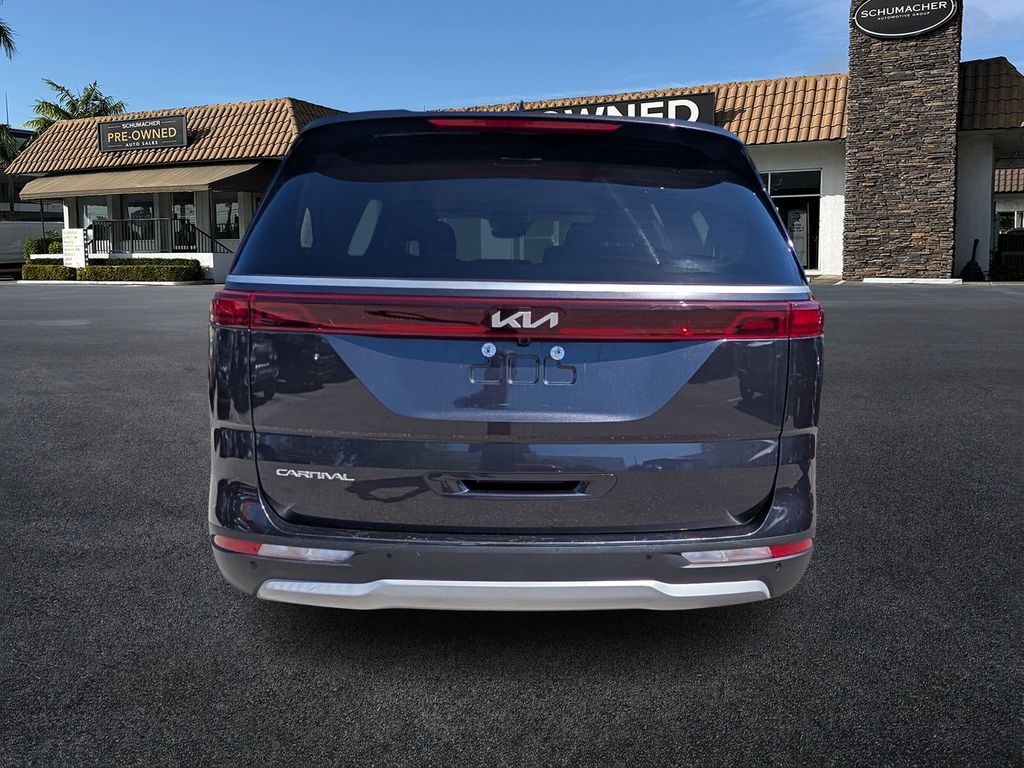 used 2023 Kia Carnival car, priced at $24,998