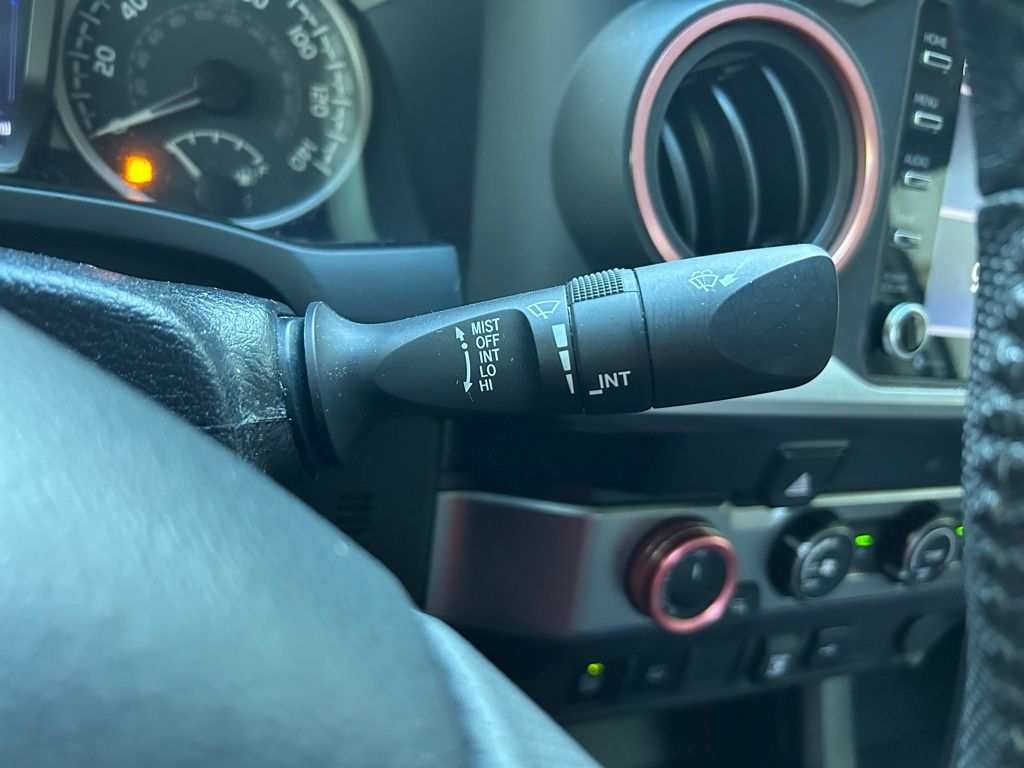 Thumbnail: 2020 Toyota Tacoma - 21