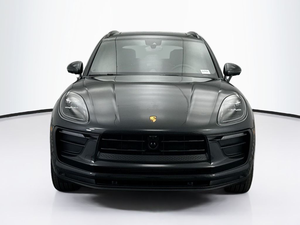 Thumbnail: 2026 Porsche Macan - 10
