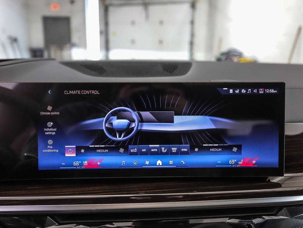 Thumbnail: 2026 BMW X5 - 18