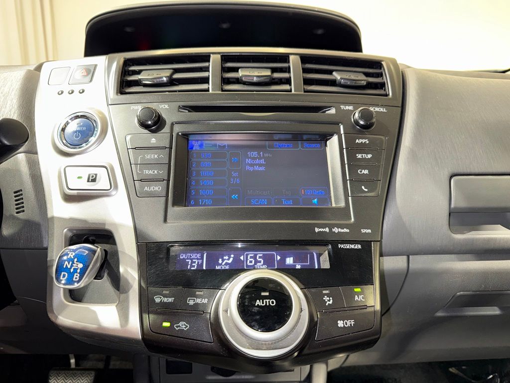 Thumbnail: 2012 Toyota Prius v - 25