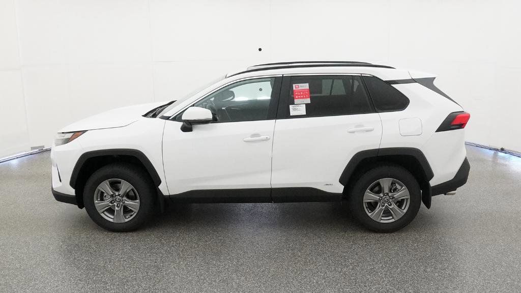 Thumbnail: 2025 Toyota RAV4 - 20