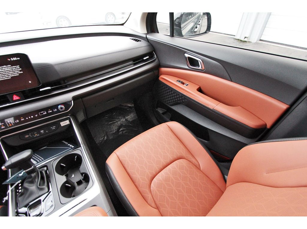 New 2026 Kia Carnival MPV Van