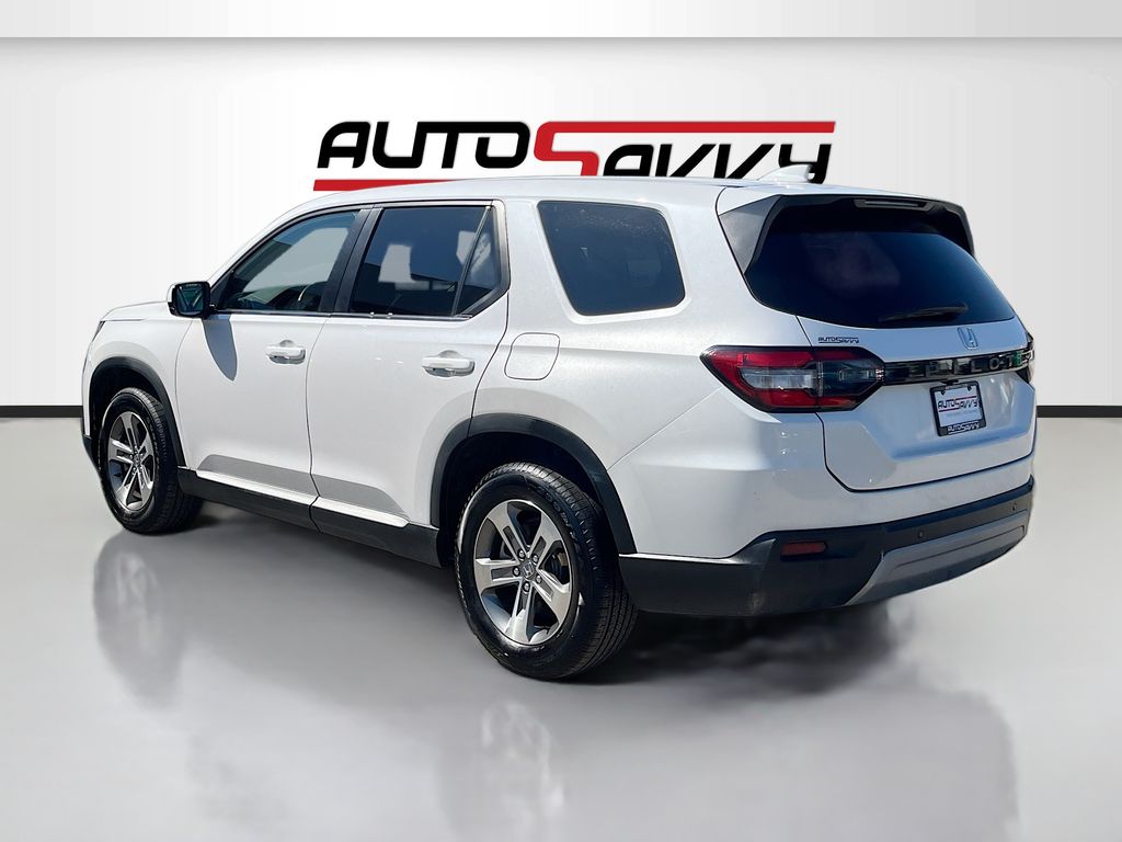 View vehicle photo 5