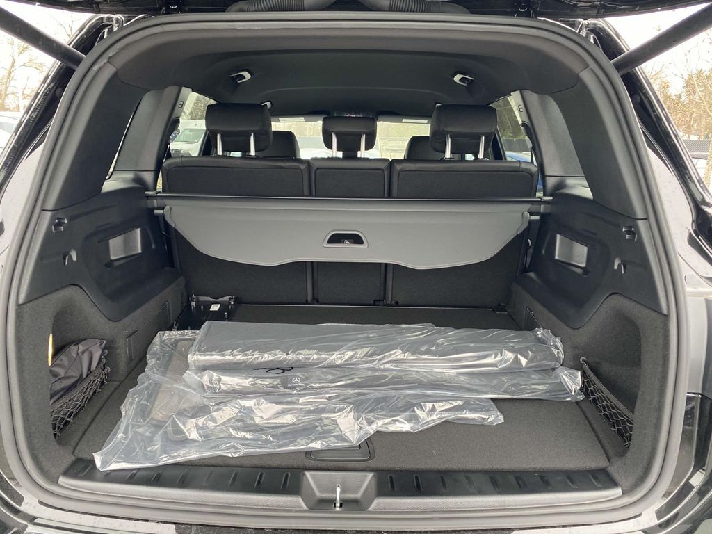 Thumbnail: 2025 Mercedes-Benz GLB - 10