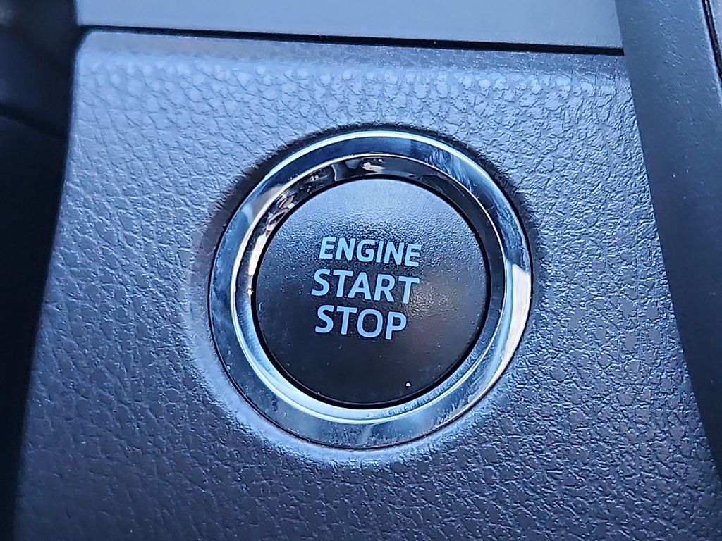 Thumbnail: 2021 Toyota Camry - 26