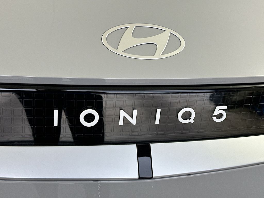 Thumbnail: 2026 Hyundai Ioniq 5 - 22